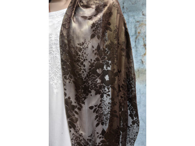 Doorzichtige bruin gouden sjaal met abstract bloemenmotief
