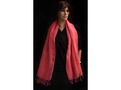 Roze linnen sjaal met franjes