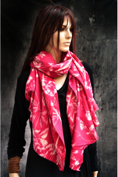 Dikke cocoon sjaal fuchsia en offwhite, bloemen