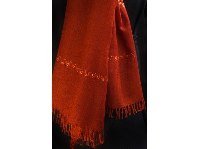 Wollen sjaal of stola, roestbruin, pailletjes, paisley motief