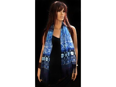 Sjaaltje in blauw, wit, turquoise en ijsblauw