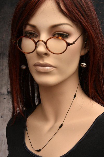 Handmade design brillenkoordje, zwart wit met etnische kralen